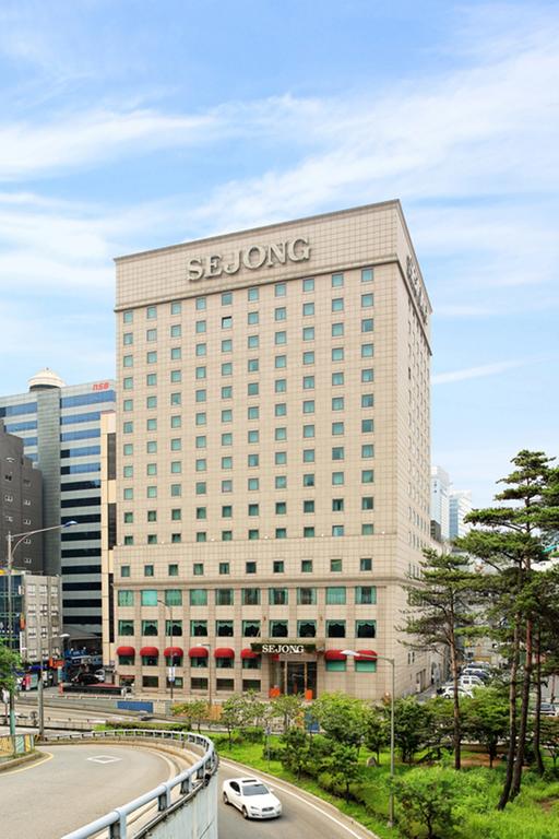 【燃油サーチャージ込み】ソウル２日間　ティーウェイ航空選べるフライト♪人気の明洞に宿泊『世宗ホテル』利用！ ツアーイメージ